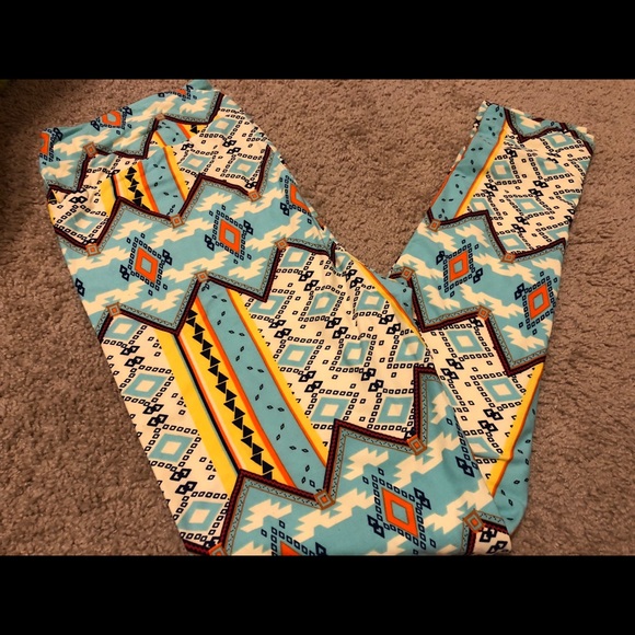 LuLaRoe Pants - LuLaRoe TC leggings